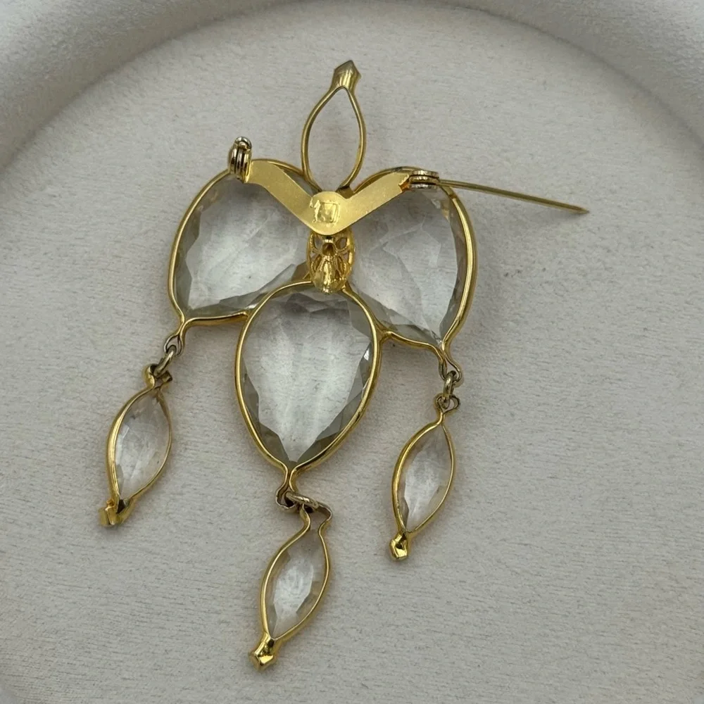 Vintage 1970s Goldtone Clear Crystal‎ Chandelier Brooch Pin Statement